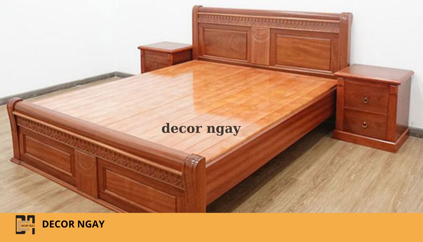 Giường ngủ gỗ xoan đào cổ điển